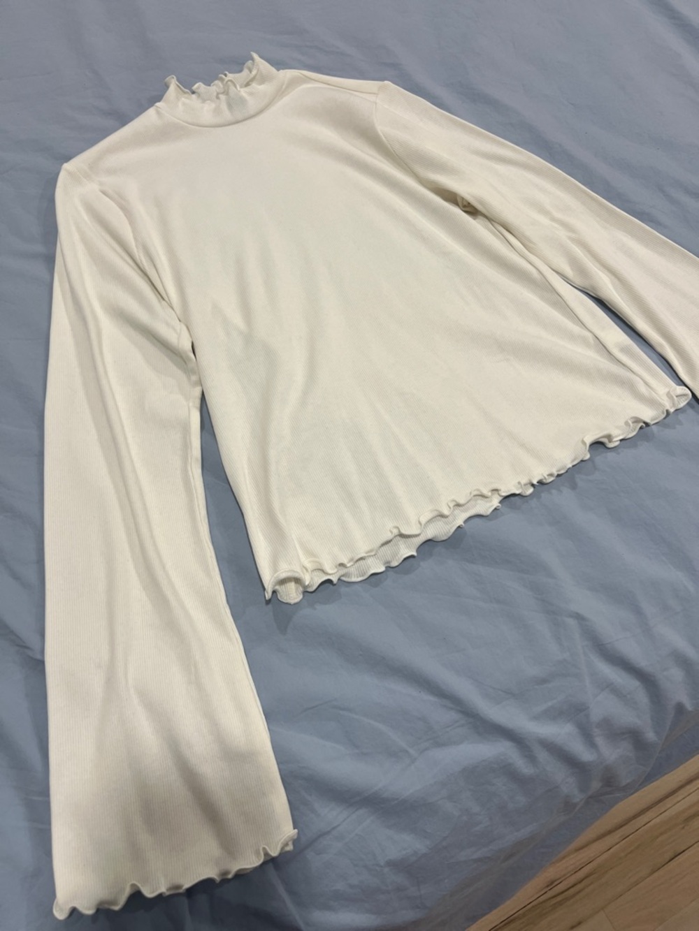 Ribbed Mock Neck Long Sleeve Top in White
